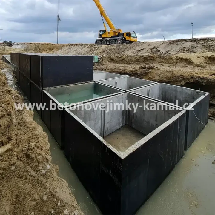 Jednokomorové jimky 28m³ - skládané na sebe 14m³ + 14m³ - Obrázek 3