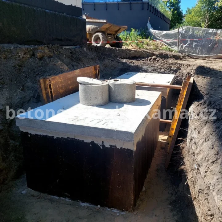 Jednokomorová nádrž 9m³ (300x240x162cm) - Obrázek 4