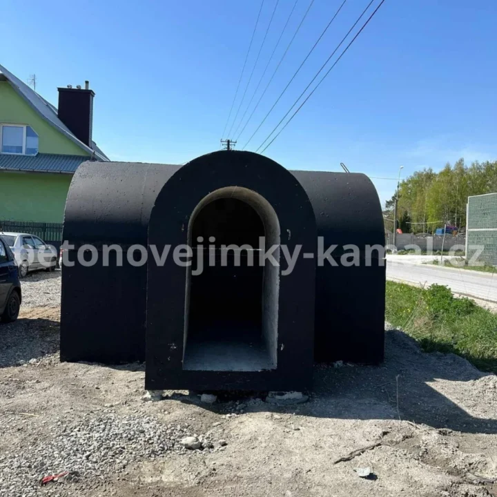 Betonovy sklep s půlkulatou kopulí bez předsíňky se vstupem z boční strany - (390x240x250cm) - Obrázek 10